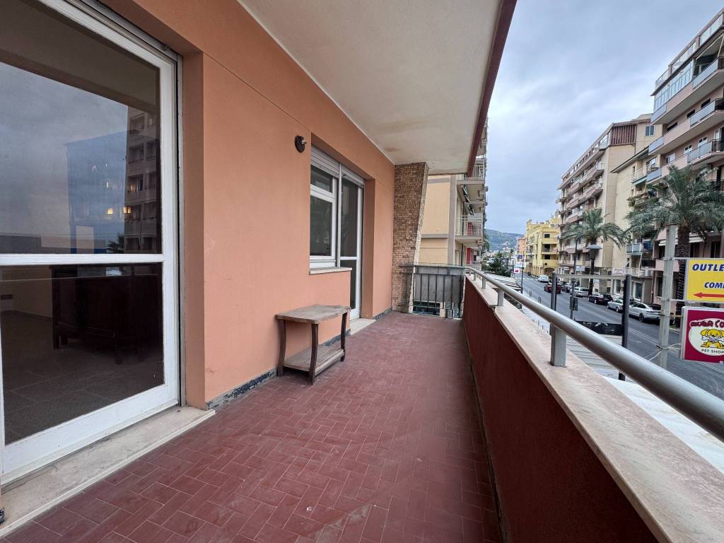 Appartamento a Pietra ligure in Corso Italia - Foto 3