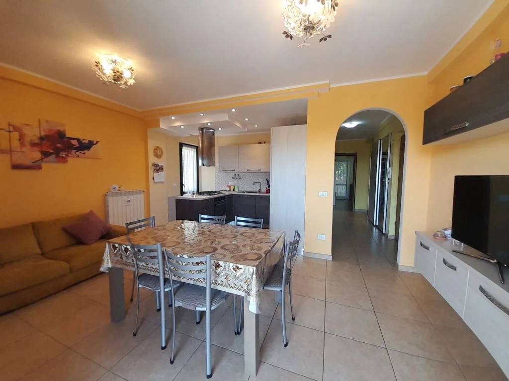 Appartamento a Loreto aprutino in Via Roma, 52 - Foto 4
