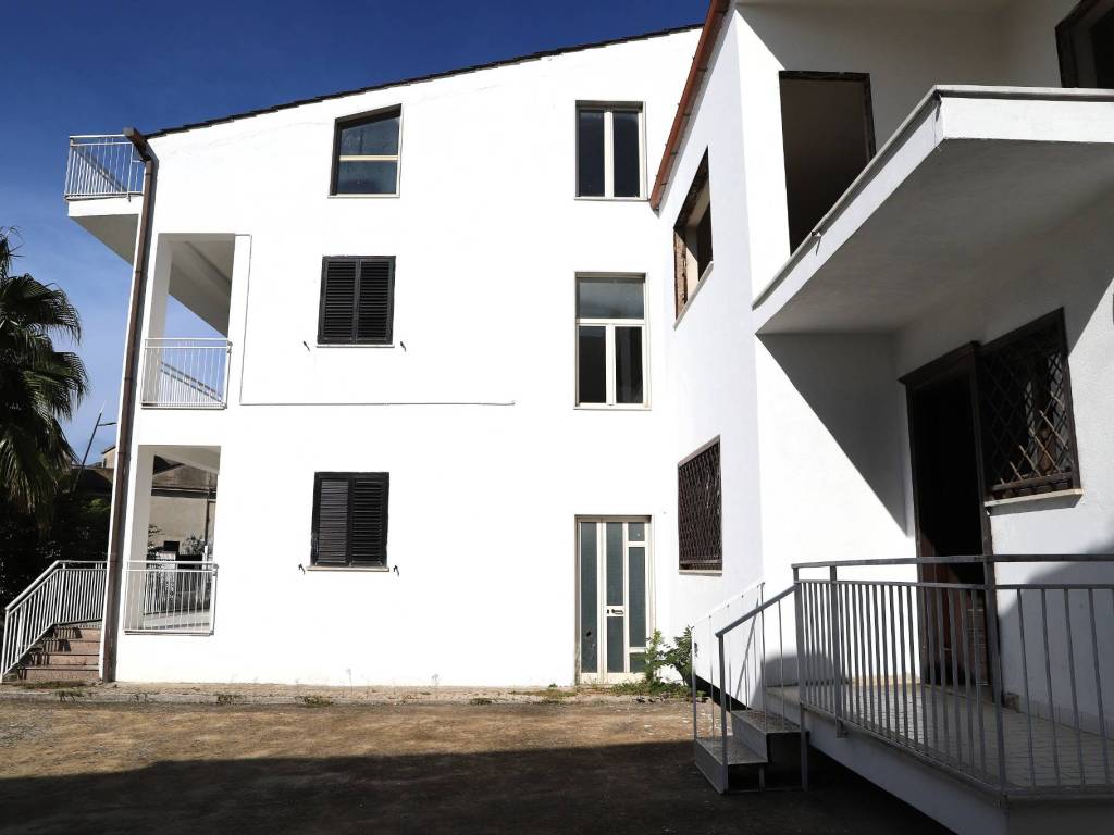 Palazzo / stabile a Cervino - Foto 3