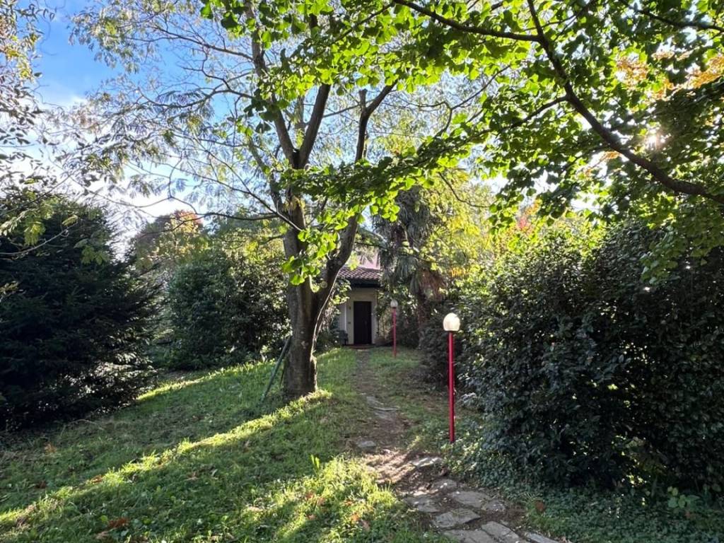 Villa a Besozzo in Via Massino, 25 - Foto 2