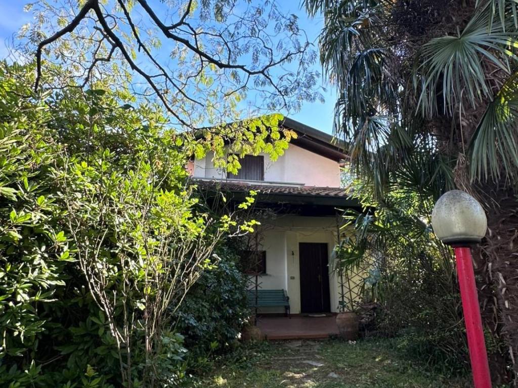 Villa a Besozzo in Via Massino, 25 - Foto 3