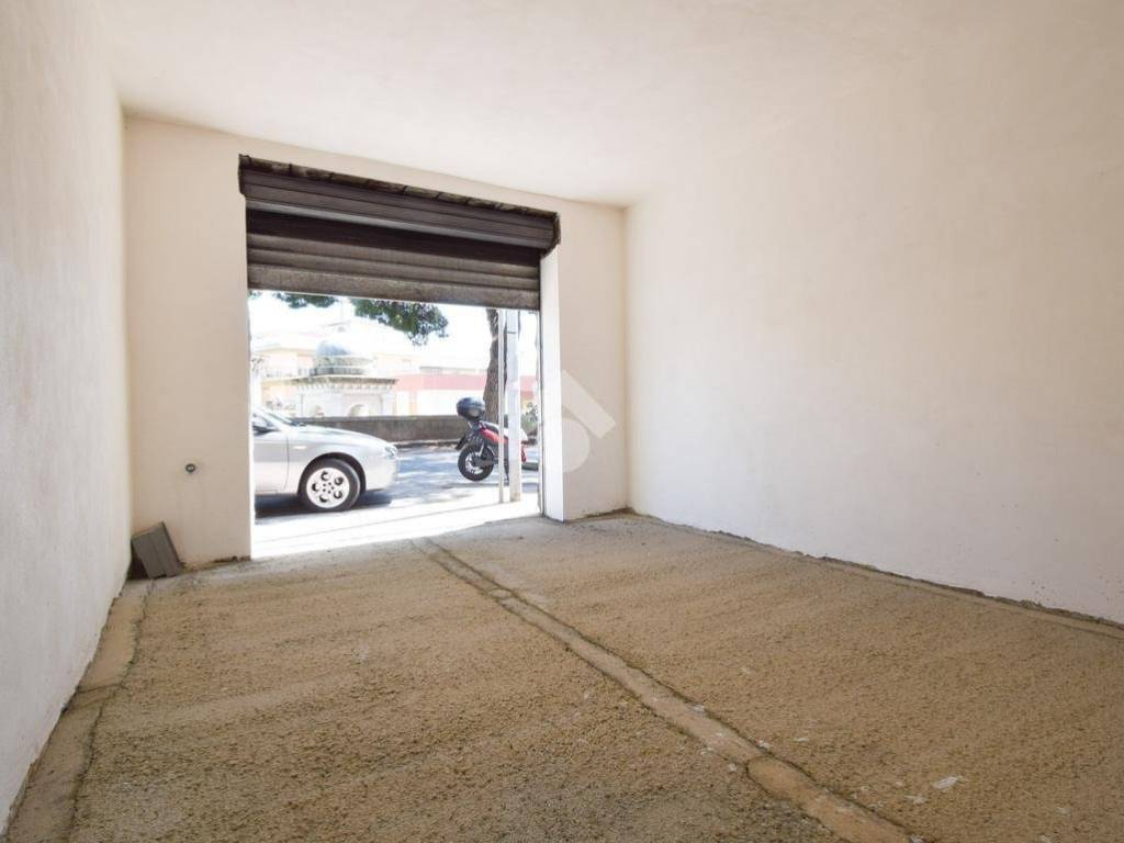 Immobile a Messina in Deposito Viale Regina Margherita, 53 - Foto 2