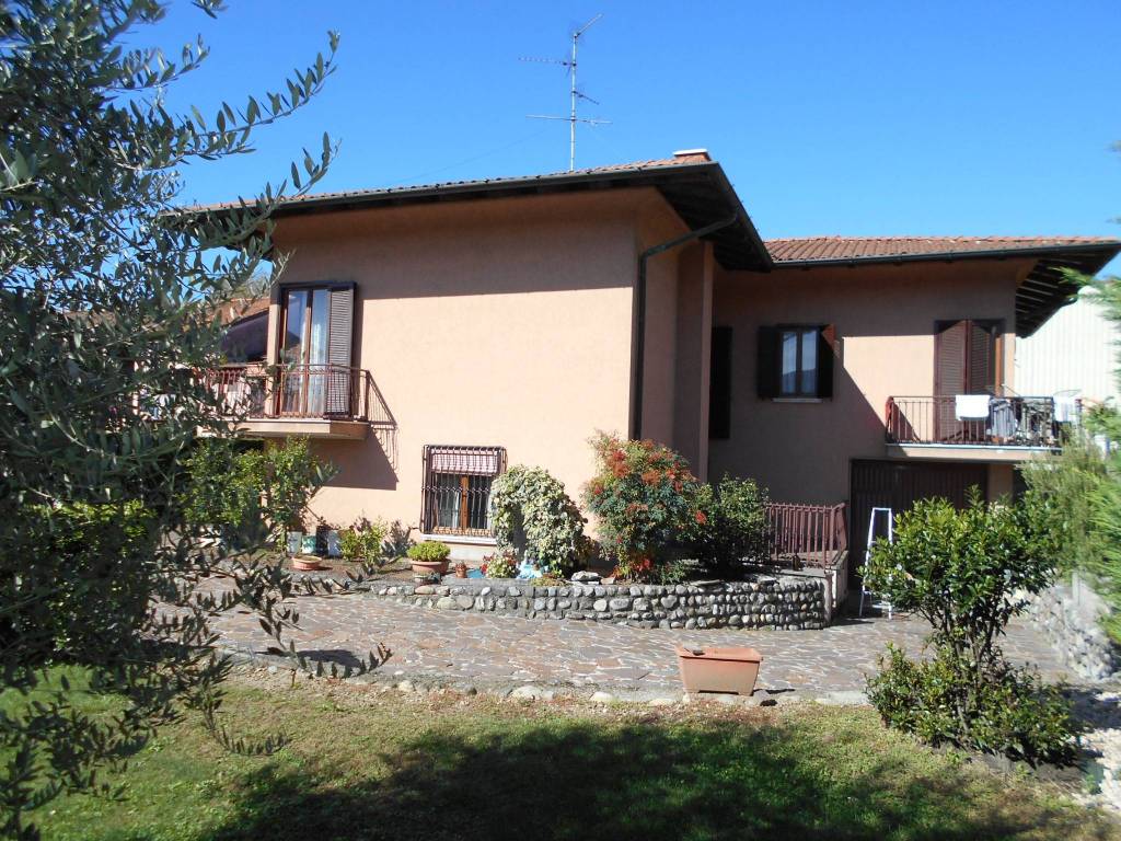 Villa a Carugo in Via Vincenzo Monti - Foto 3
