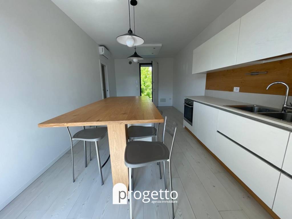Appartamento a Vicenza in Via Lago di Zurigo - Foto 2