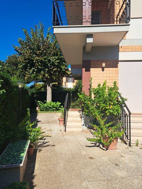 Casa indipendente a Santa marinella in Via Orazio, 11 - Foto 5