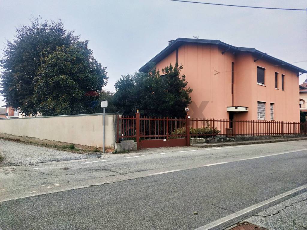Villa a Benna in via IV Novembre - Foto 2