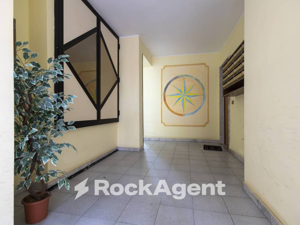 Appartamento a Catanzaro in Viale Barlaam da Seminara, 27 - Foto 2