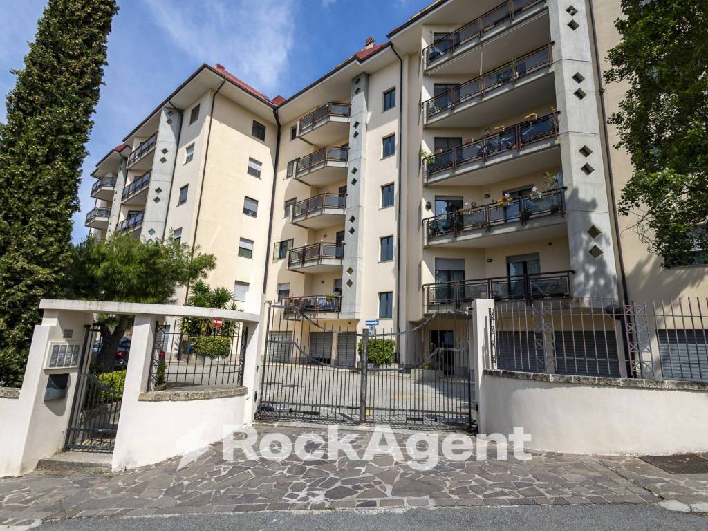 Appartamento a Catanzaro in Via Paul Herris - Foto 2