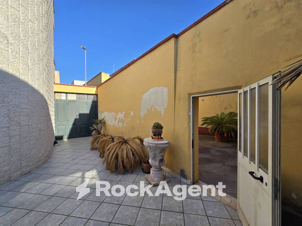 Palazzo / stabile a Carmiano in Via Principe di Napoli, 31 - Foto 3