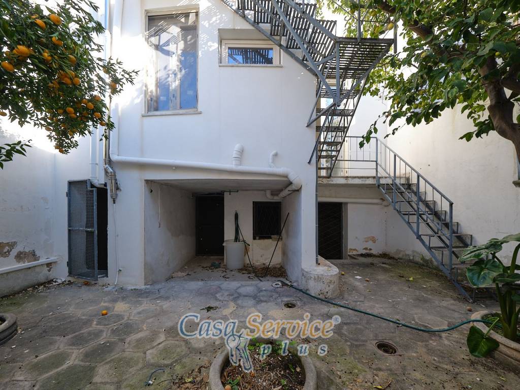 Appartamento a Parabita in Via Francesco Crispi - Foto 2