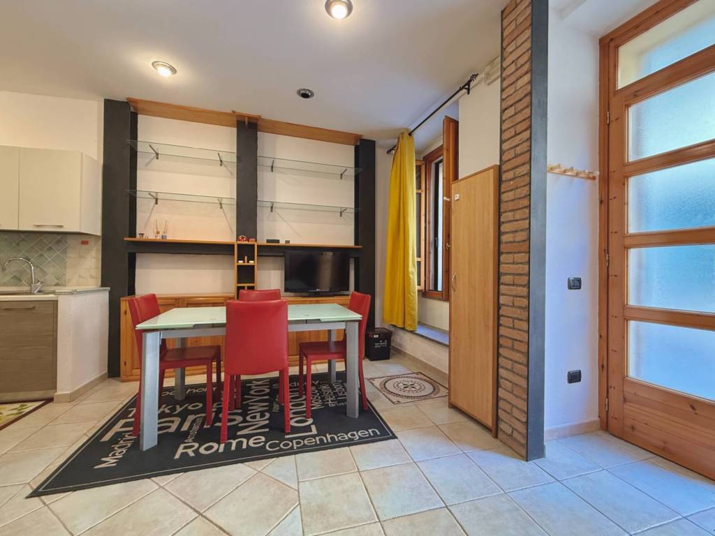 Appartamento a Cagliari in VIA V. PORCILE, 60 - Foto 3