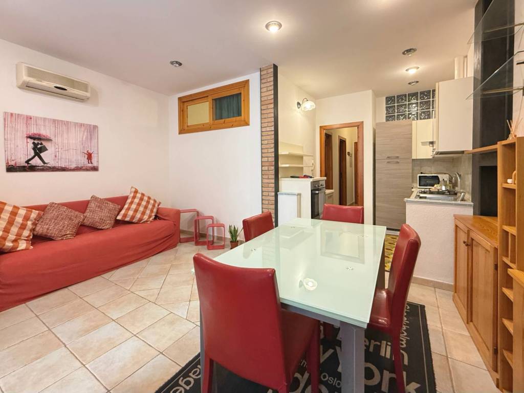 Appartamento a Cagliari in VIA V. PORCILE, 60 - Foto 4