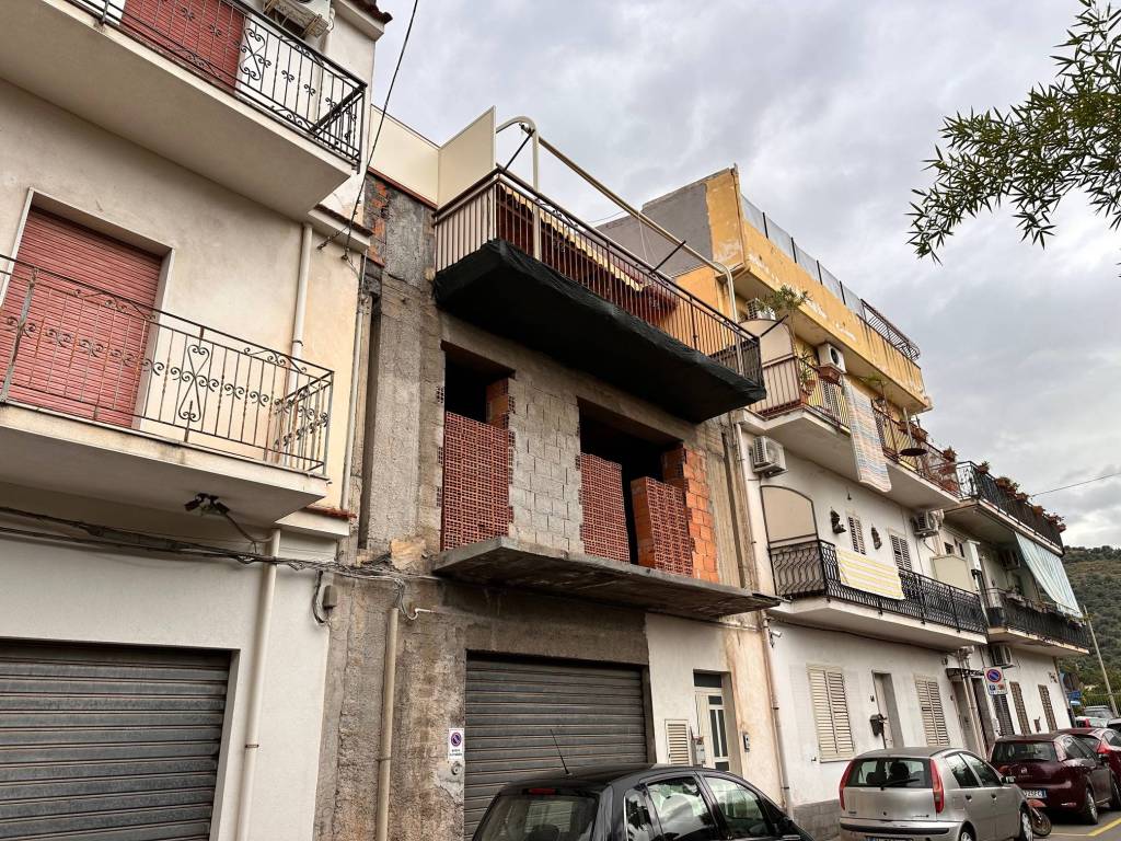 Palazzo / stabile a Taormina in Via Gaetano Nigrì - Foto 3