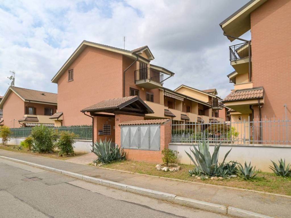Villetta a schiera a Venaria reale in Via Antonio Colombo, 20 - Foto 2