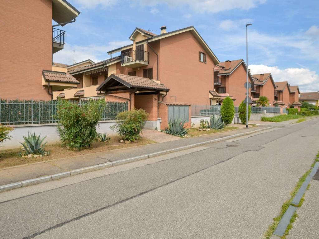 Villetta a schiera a Venaria reale in Via Antonio Colombo, 20 - Foto 3