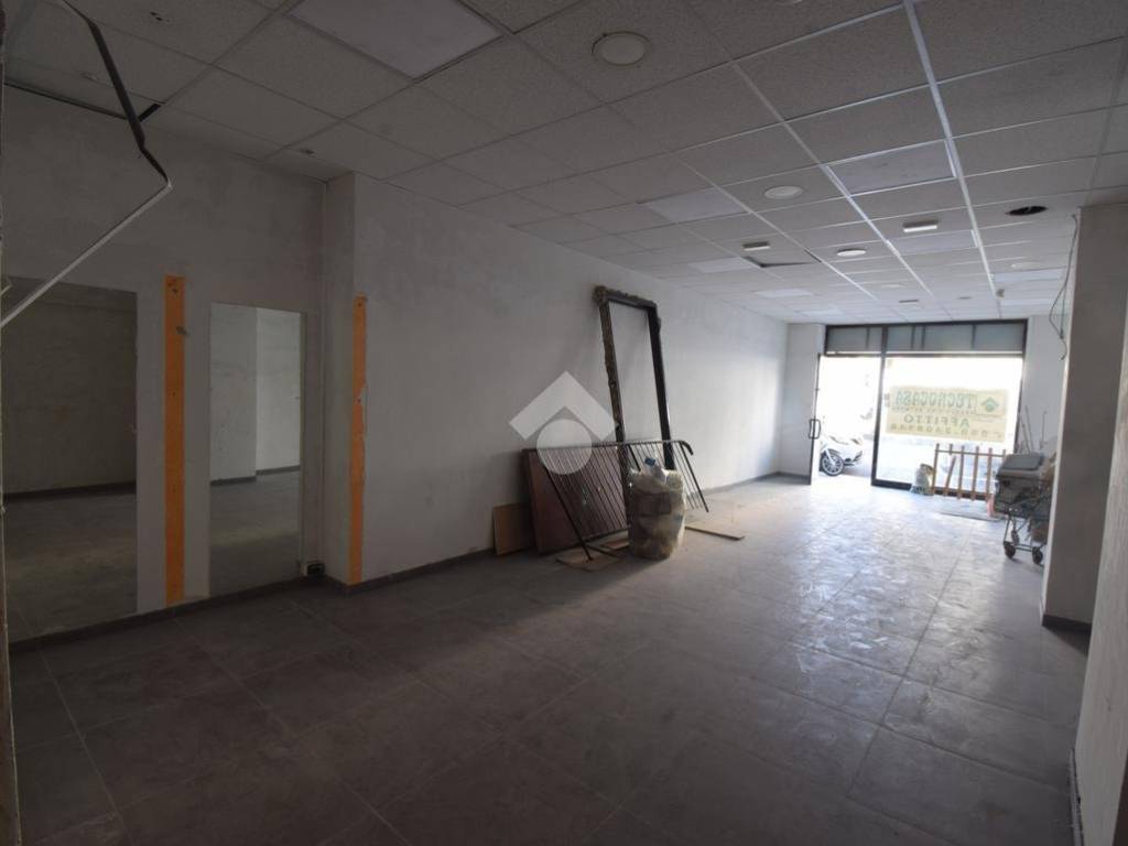 Immobile a Messina in NEGOZIO VIALE SAN MARTINO, 407 - Foto 4