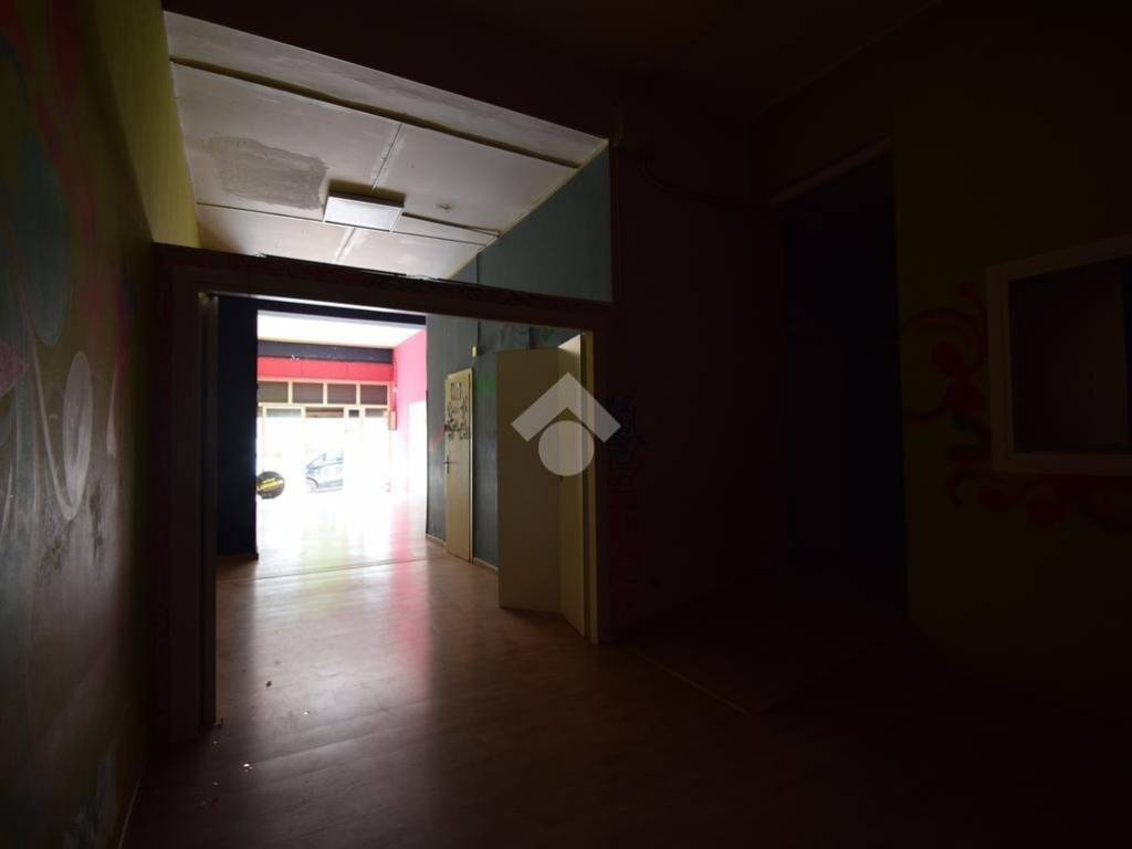 Immobile a Messina in NEGOZIO VIA ISTRIA, 6 - Foto 2