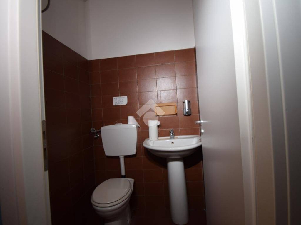 Immobile a Messina in NEGOZIO VIA ISTRIA, 6 - Foto 5