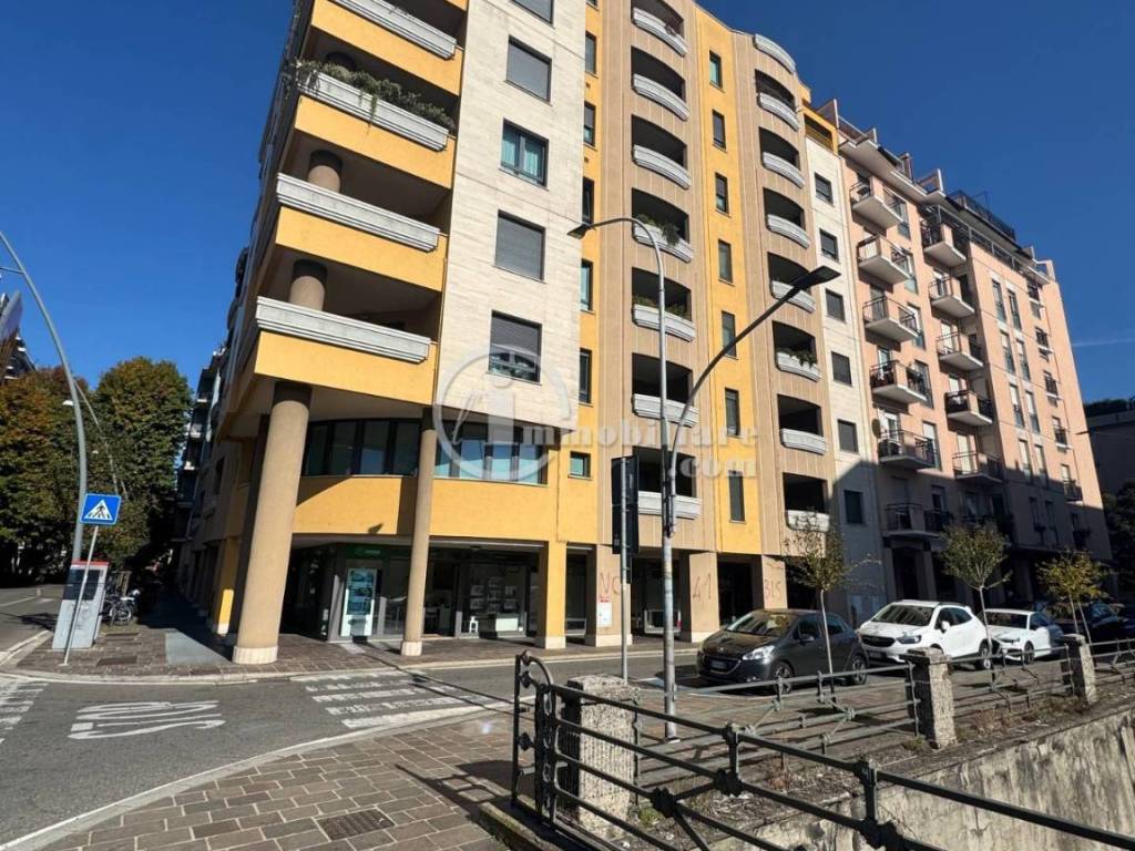 Appartamento a Saronno in Viale Rimembranze - Foto 2