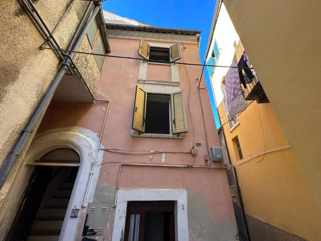 Casa indipendente a Alanno in VICO SERPENTE 5 - Foto 2