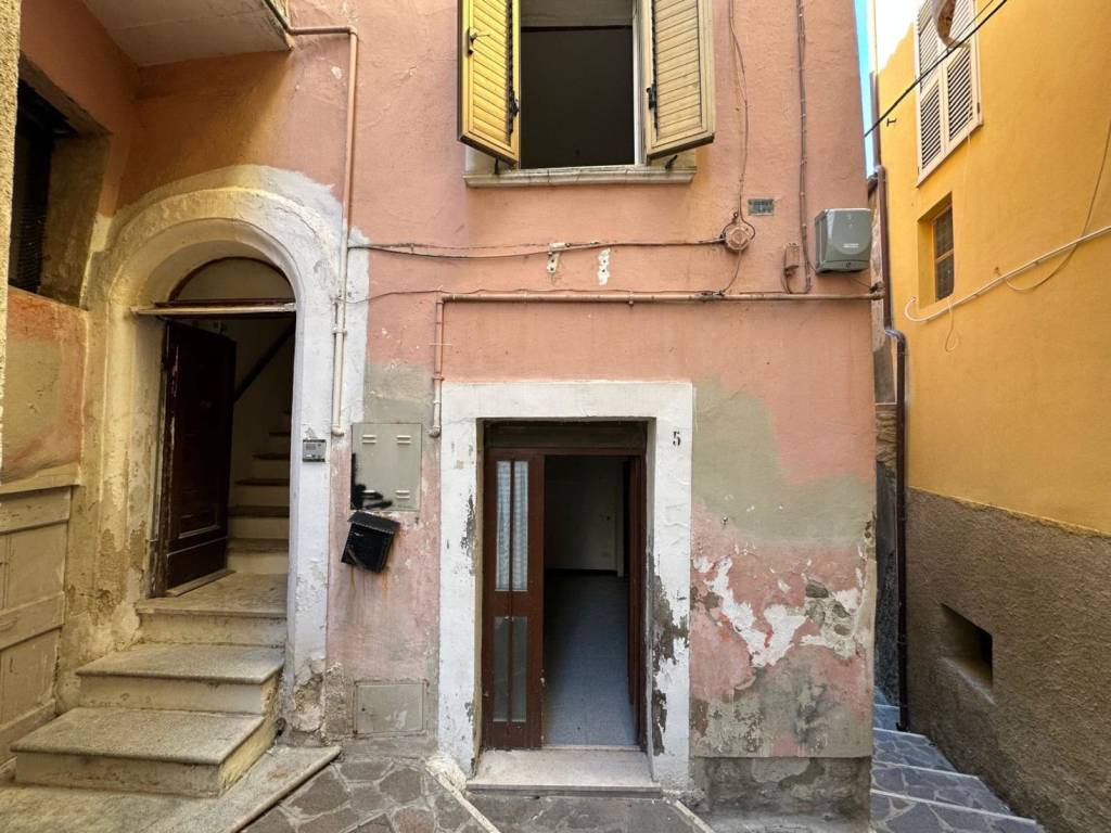 Casa indipendente a Alanno in VICO SERPENTE 5 - Foto 3