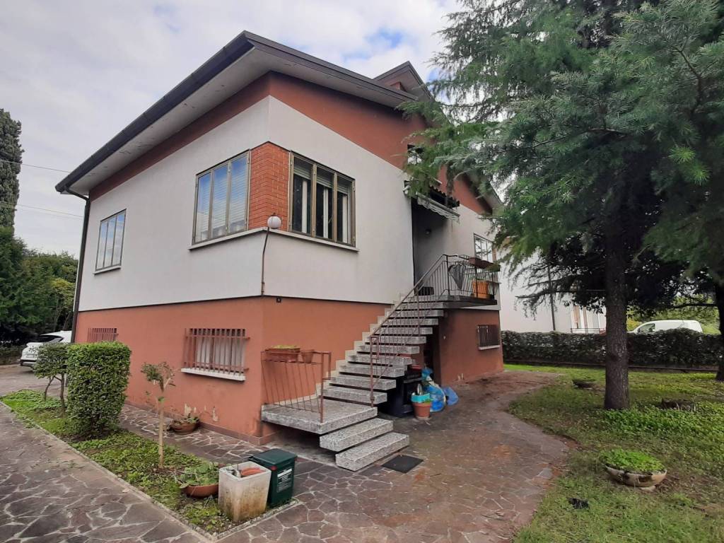 Villa a San giovanni al natisone in Via Nazionale, 51 - Foto 3