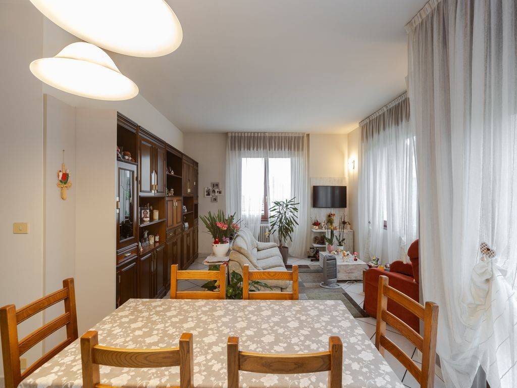 Appartamento a Cassago brianza in Via Alessandro Volta, 43 - Foto 3