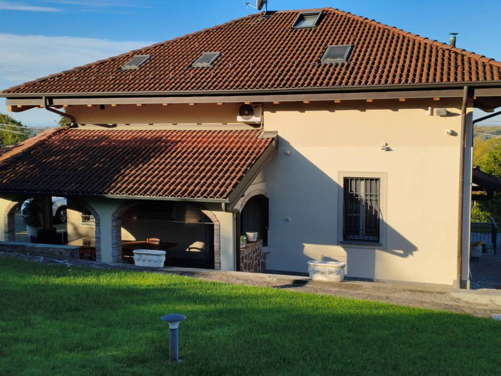 Villa a Tortona in Strada Comunale Viola-Rosè Faceto - Foto 2