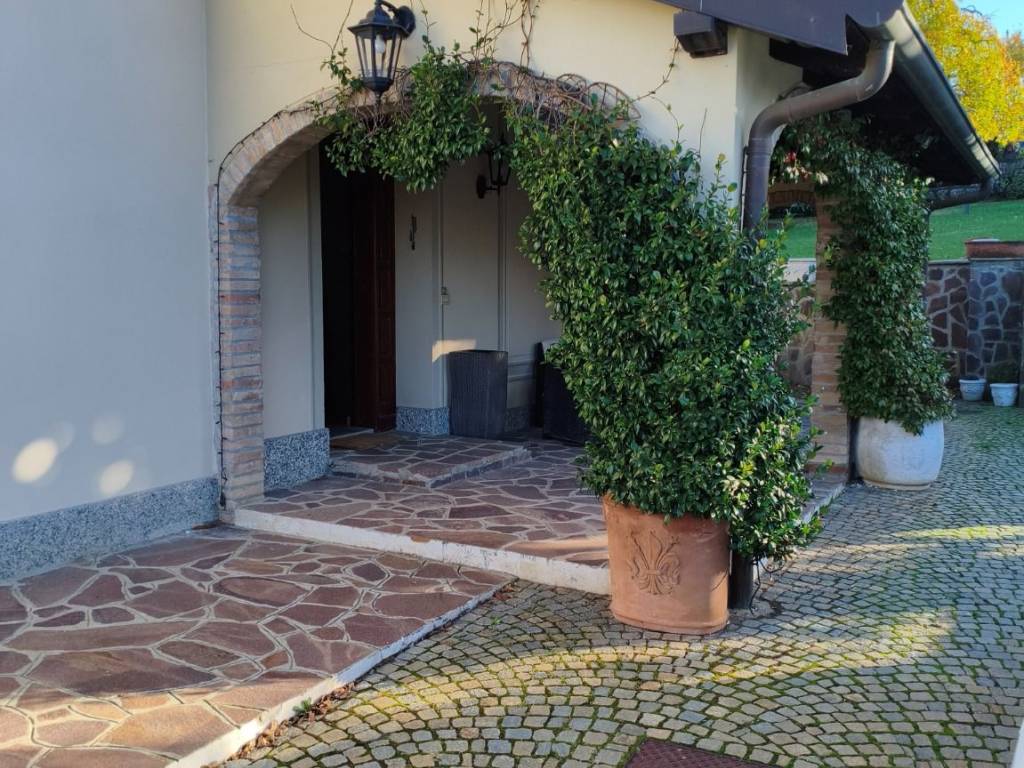 Villa a Tortona in Strada Comunale Viola-Rosè Faceto - Foto 3