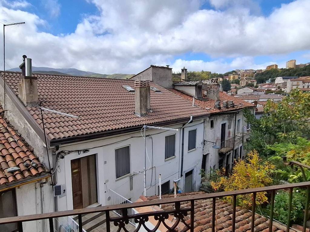 Casa indipendente a Lagonegro in Via Filippo Corridoni, 10 - Foto 2