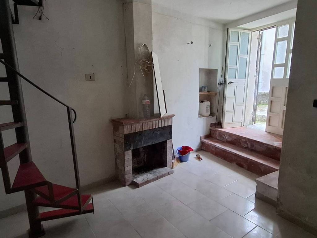 Casa indipendente a Lagonegro in Via Filippo Corridoni, 10 - Foto 3