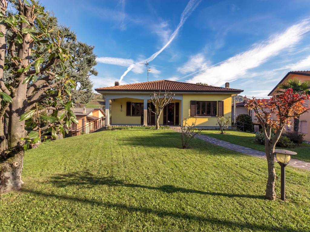 Villa a Caprino bergamasco in Via Roccolino, 29 - Foto 4