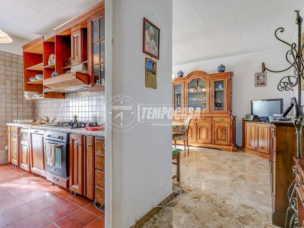 Appartamento a Castelletto sopra ticino in Via Monte Rosa - Foto 5
