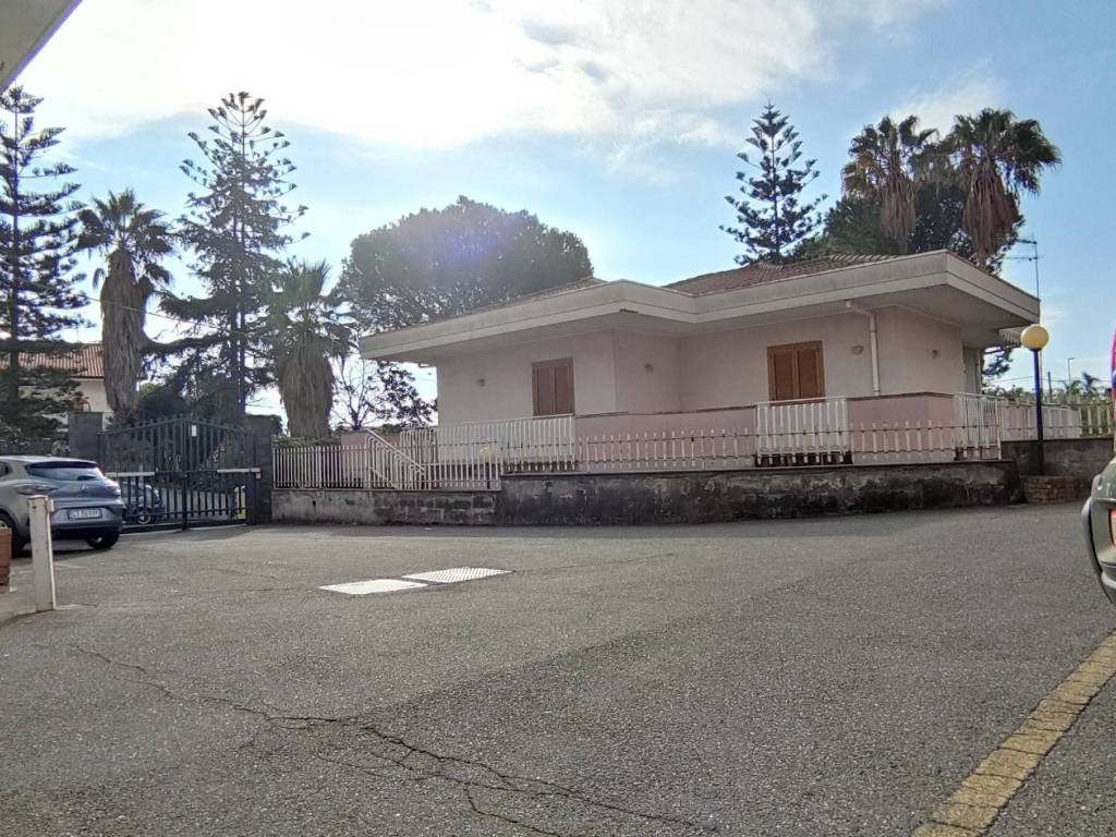 Appartamento a Acireale in Via Provinciale per Riposto - Foto 4