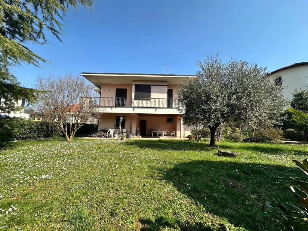 Villa a Cabiate in Giovanni Xiii No Number - Foto 5