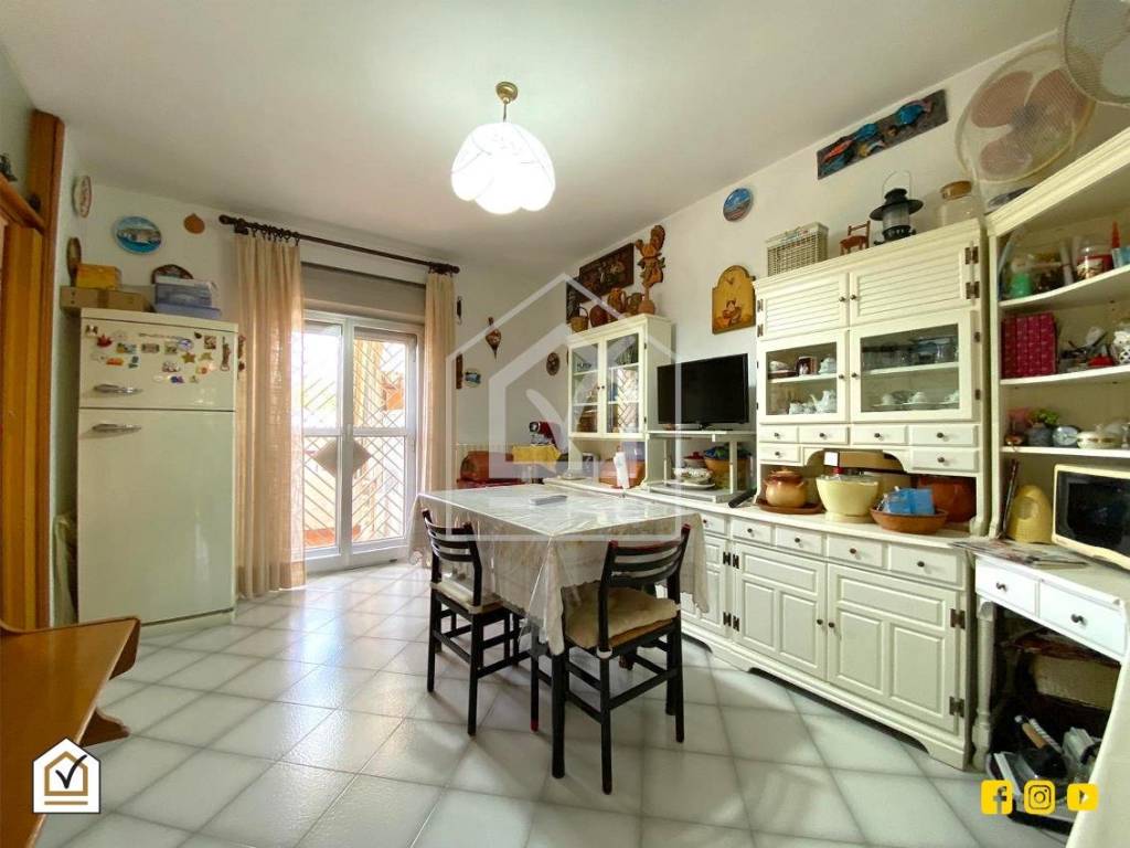 Appartamento a Valenzano in Viale della Repubblica - Foto 2