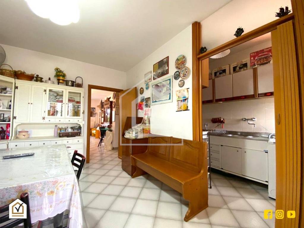 Appartamento a Valenzano in Viale della Repubblica - Foto 4