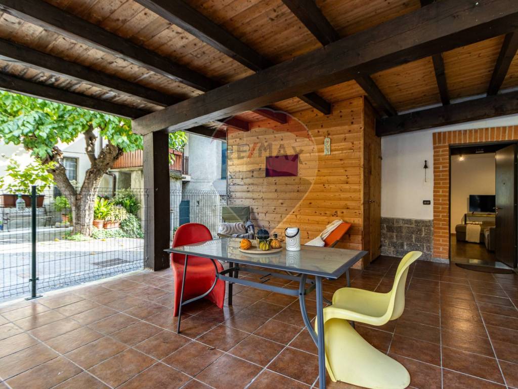 Casa indipendente a Barzanò in Via Papa Giovanni XXIII, 73 - Foto 2