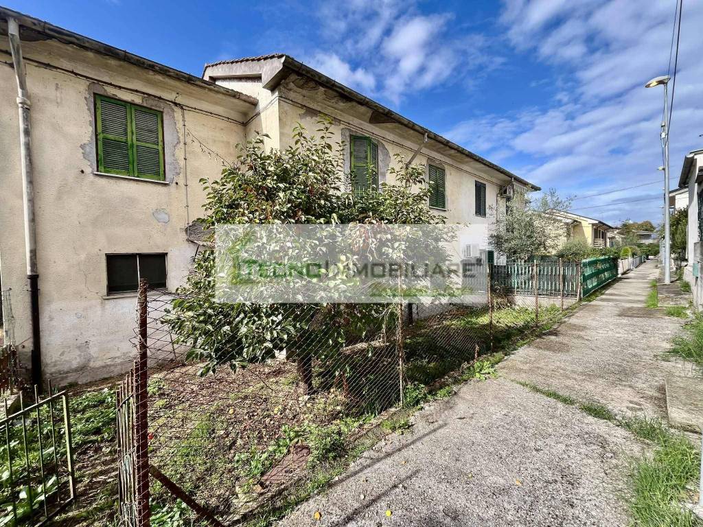 Villa a Pontecorvo in Piazzale Napoli - Foto 3