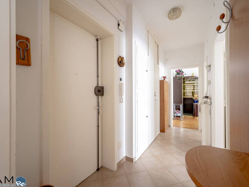 Appartamento a Trieste in VIA DEI GIULIANI, 17 - Foto 2