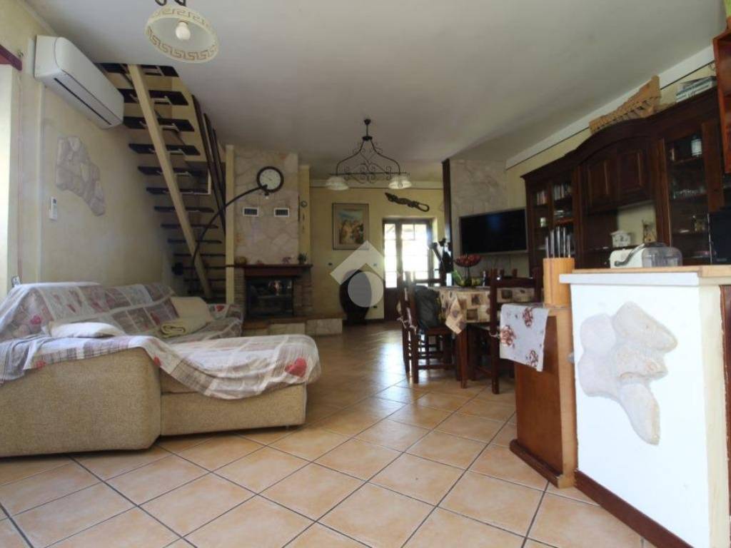 Villa a Torricella in sabina in Via oreste leonardi, 1 - Foto 2