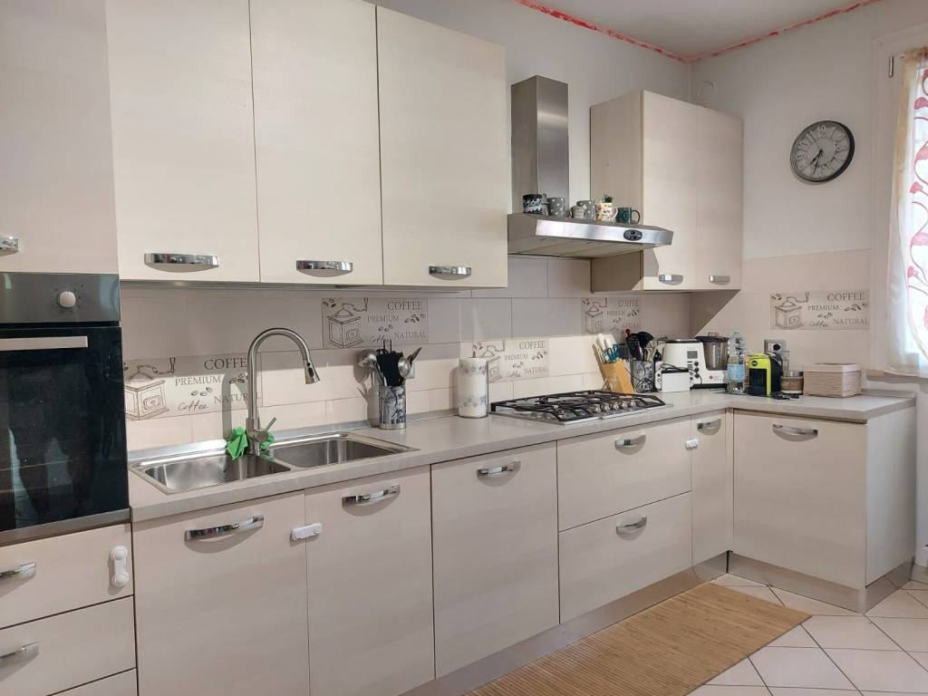 Villa a Gonzaga in Viale Guglielmo Marconi, 40 - Foto 2
