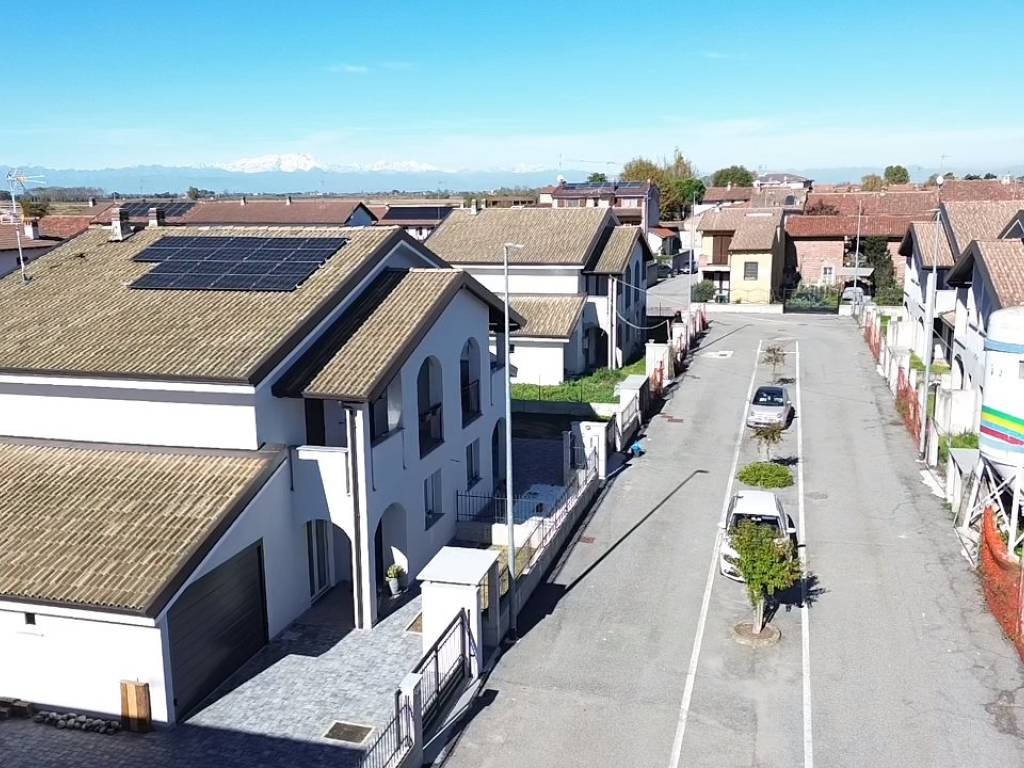 Villa a Borgolavezzaro in Via San Bernardo - Foto 2