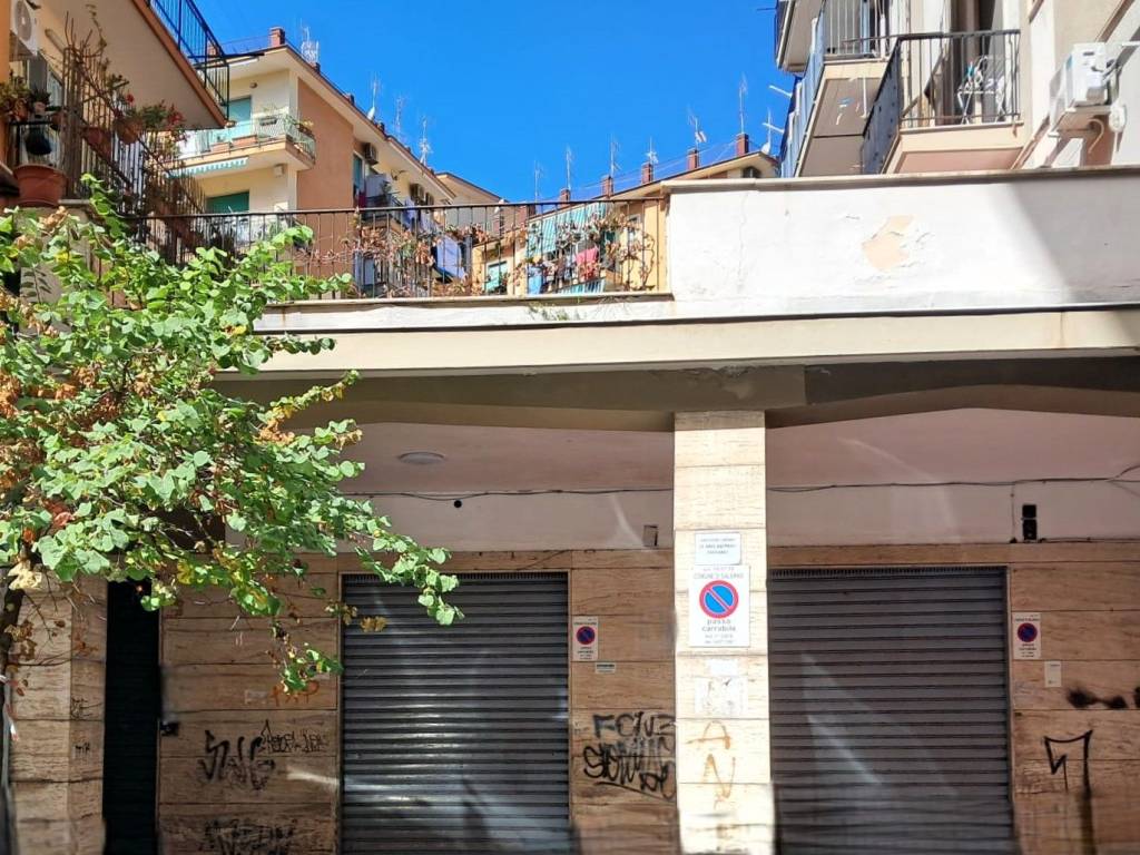 Box / garage a Salerno in Via Ciro d'Amico, 15 - Foto 2