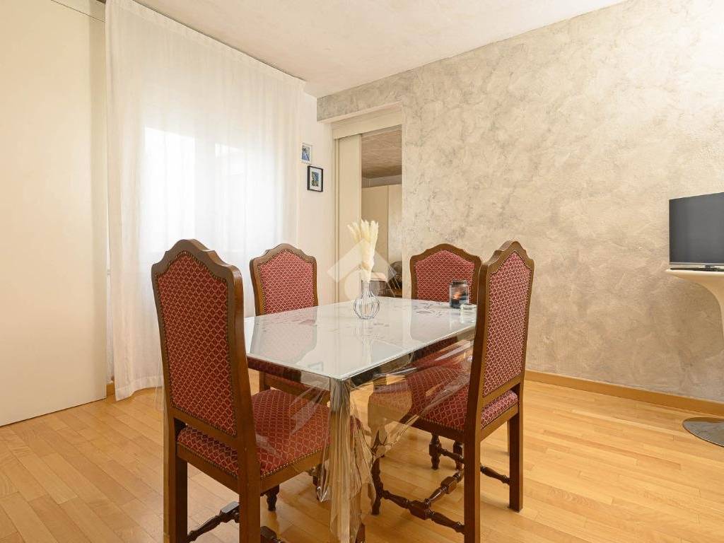 Appartamento a Verona in Via antonio locatelli, 20 - Foto 2