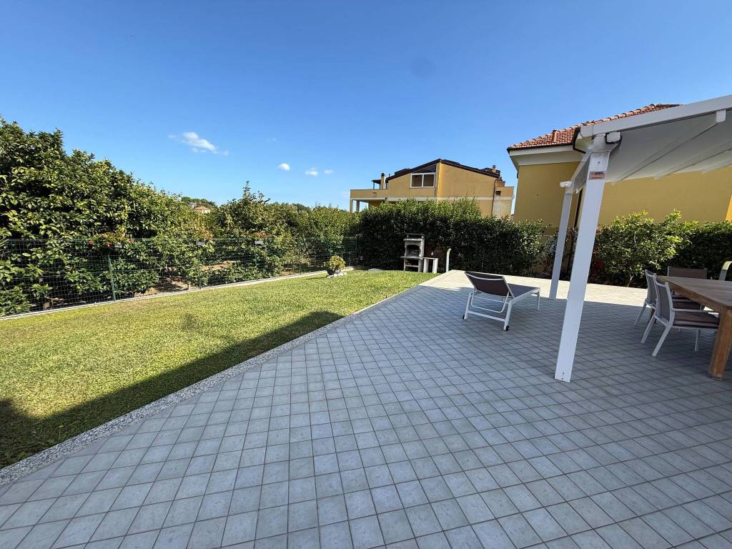 Villa a Loano in Via Giacomo Matteotti, 78 - Foto 3