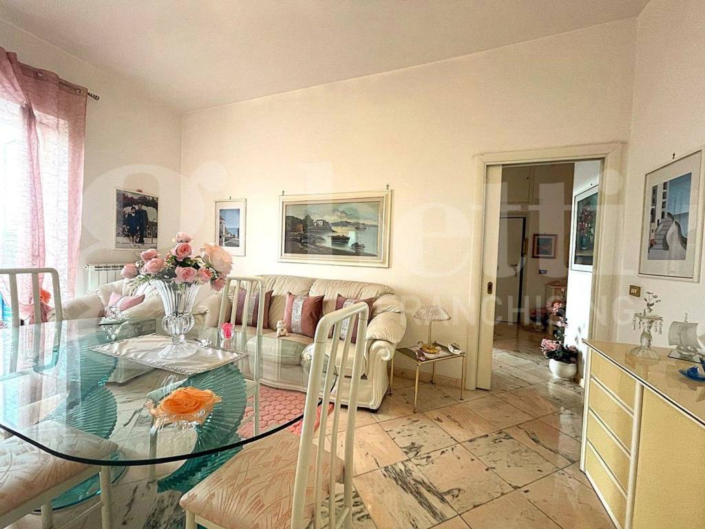 Appartamento a Gaeta in Lungomare G. Caboto, 216 - Foto 3