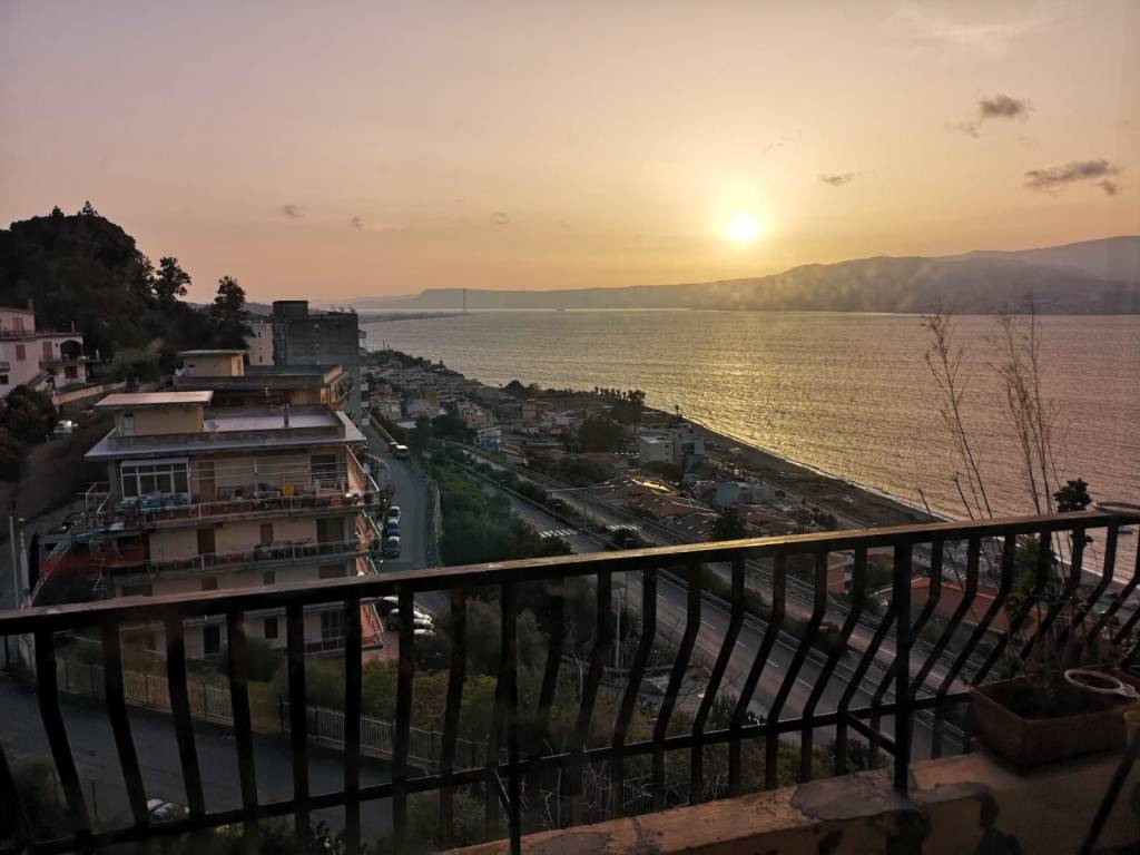 Appartamento a Messina in Strada Panoramica dello Stretto - Foto 3