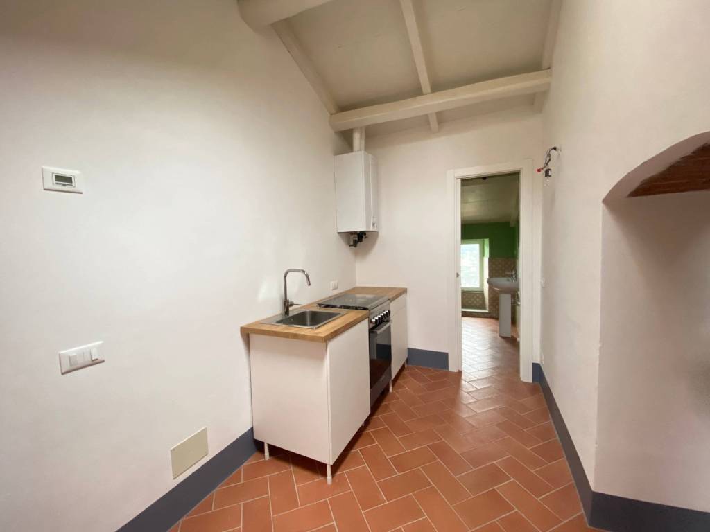 Appartamento a Vezzano ligure in Via Carlo Alberto, 33 - Foto 2