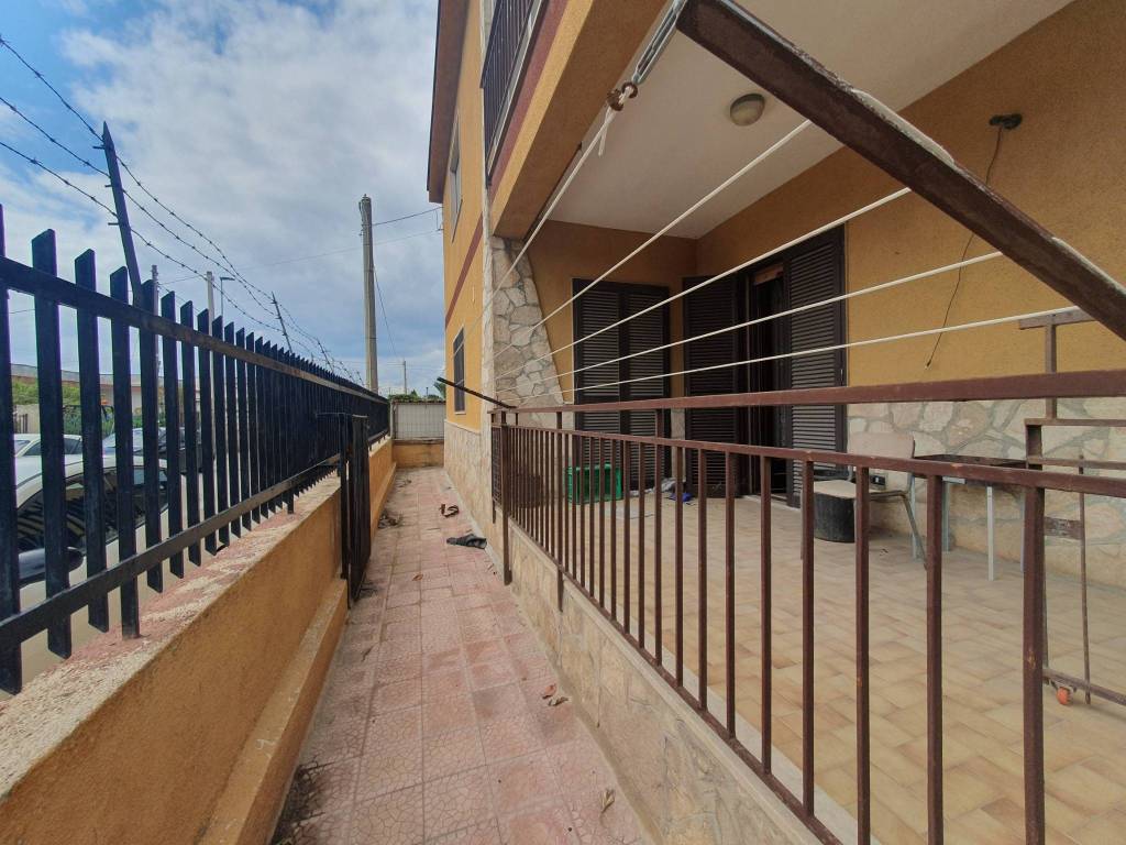 Villa a Statte in Via M. Falgheri, 21 - Foto 2